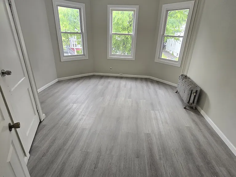 76 Eaton Pl #G2 — Photo 3