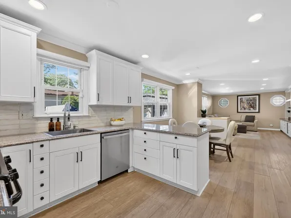 1758 Fireside Ln, Cherry Hill, NJ 08003