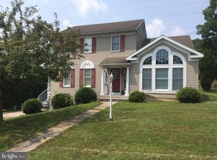 2066 Yokewood Rd, Pottsville, PA 17901