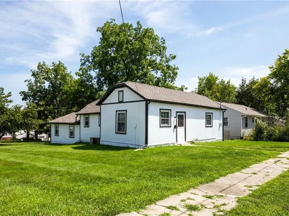 430 N Independence St, Pleasant Hill, MO 64080