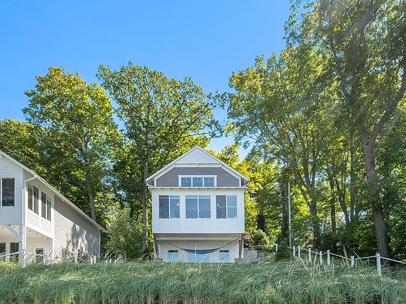 4th image of 419 Crest Dr