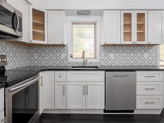 4th image of 4859 Delevan Dr