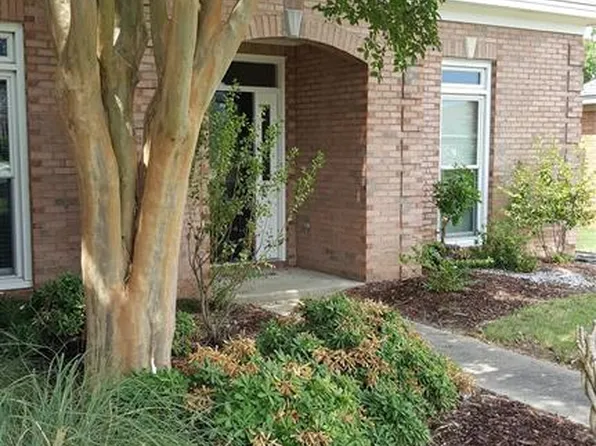 8243 Lochwood Dr, Montgomery, AL 36117