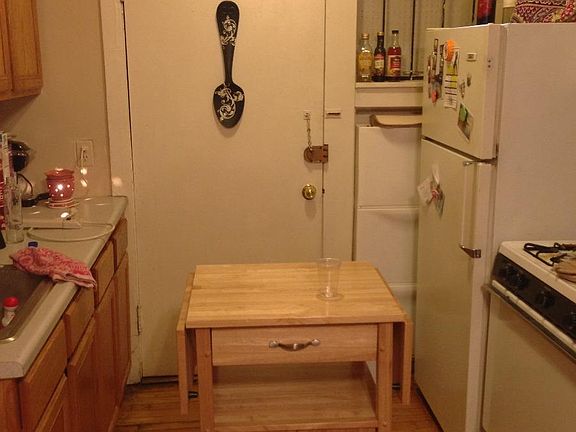 3rd image of 632 W Arlington Pl #2F