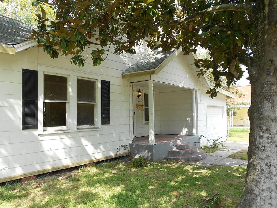 1st image of 600 Aron St