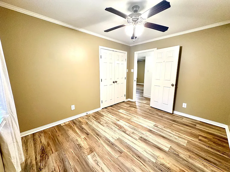 3916 Austin Ave — Photo 11