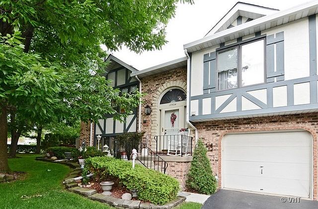 1st image of 17534 Drummond Dr #17534