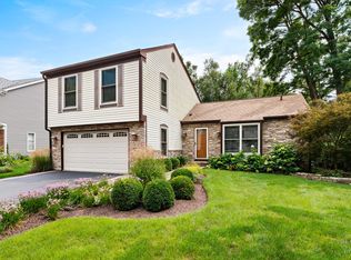 400 Old Hunt Rd, Fox River Grove, IL 60021