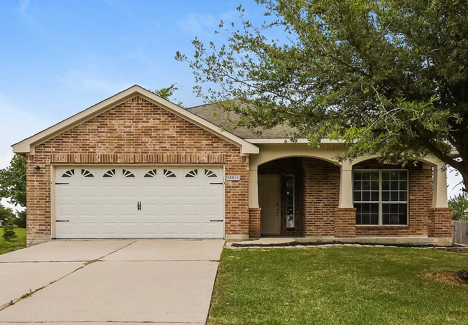 10411 Lucky Ln