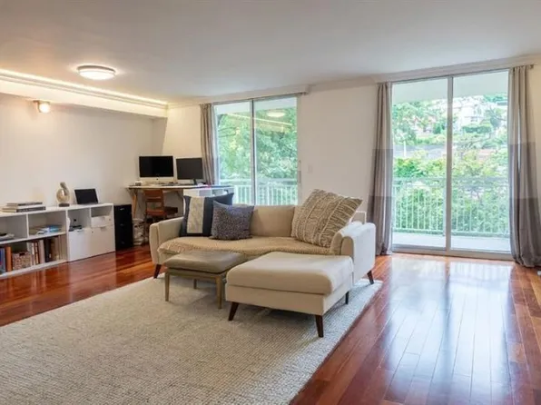1055 River Rd APT 302, Edgewater, NJ 07020