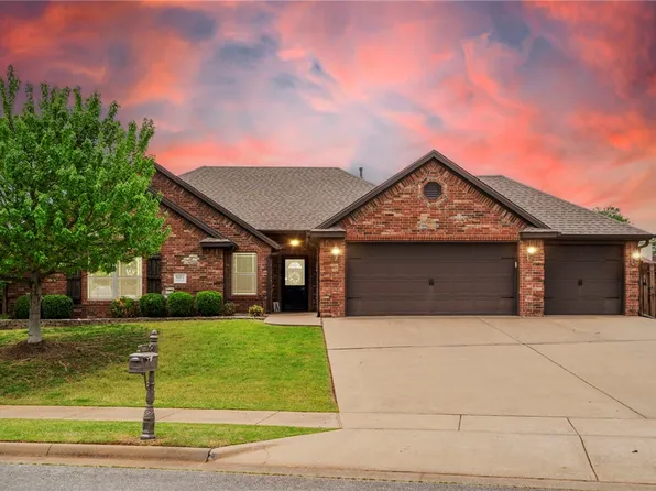 6404 S 49th St, Rogers, AR 72758