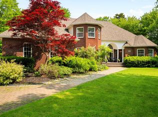 14 Club House Ln, Hammonds Plains, NS B4B 1T4