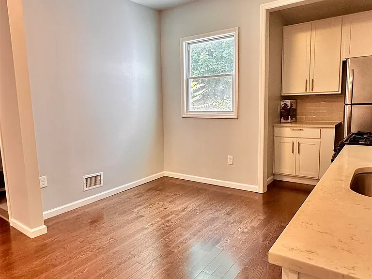 285 Grant Ave #1 — Photo 6