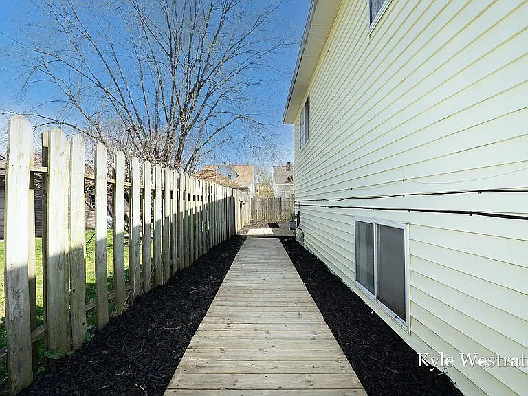 walk to private deck space