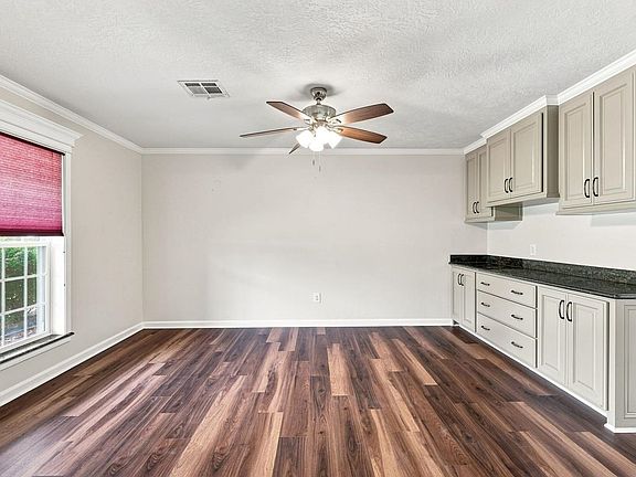 4th image of 309 Davis Dr