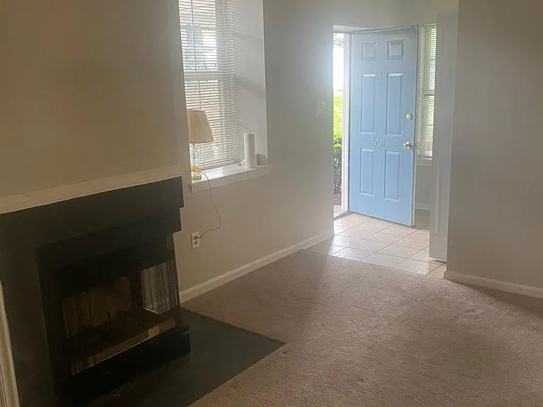 601 Christopher Dr — Photo 6