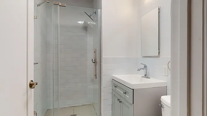 Rented by Bond New York | media 7