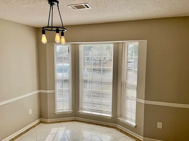 703 Elliott Dr NW — Photo 4