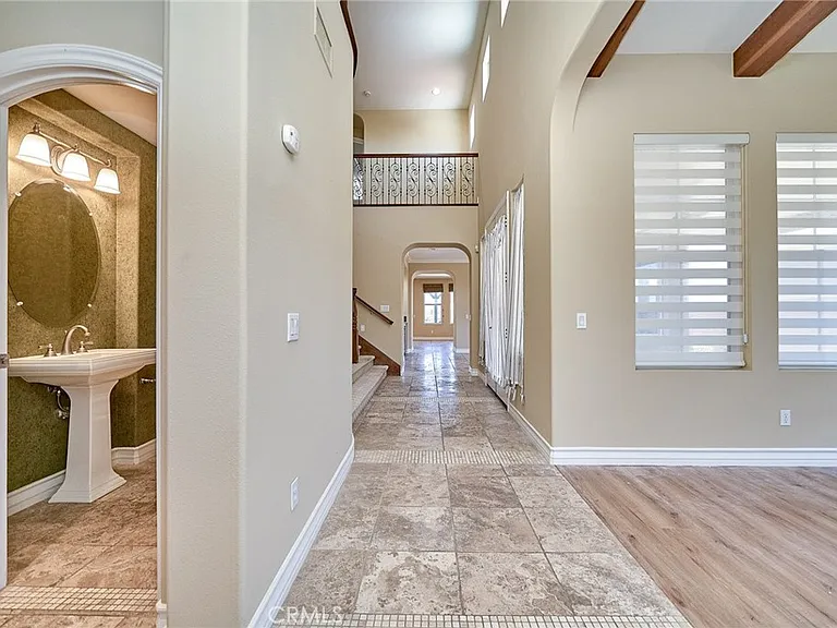 7870 Sanctuary — Photo 4