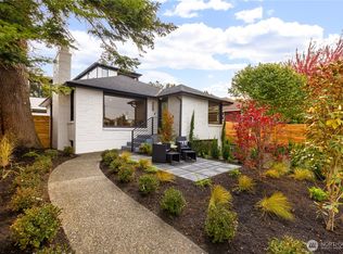 5946 39th Ave SW, Seattle, WA 98136