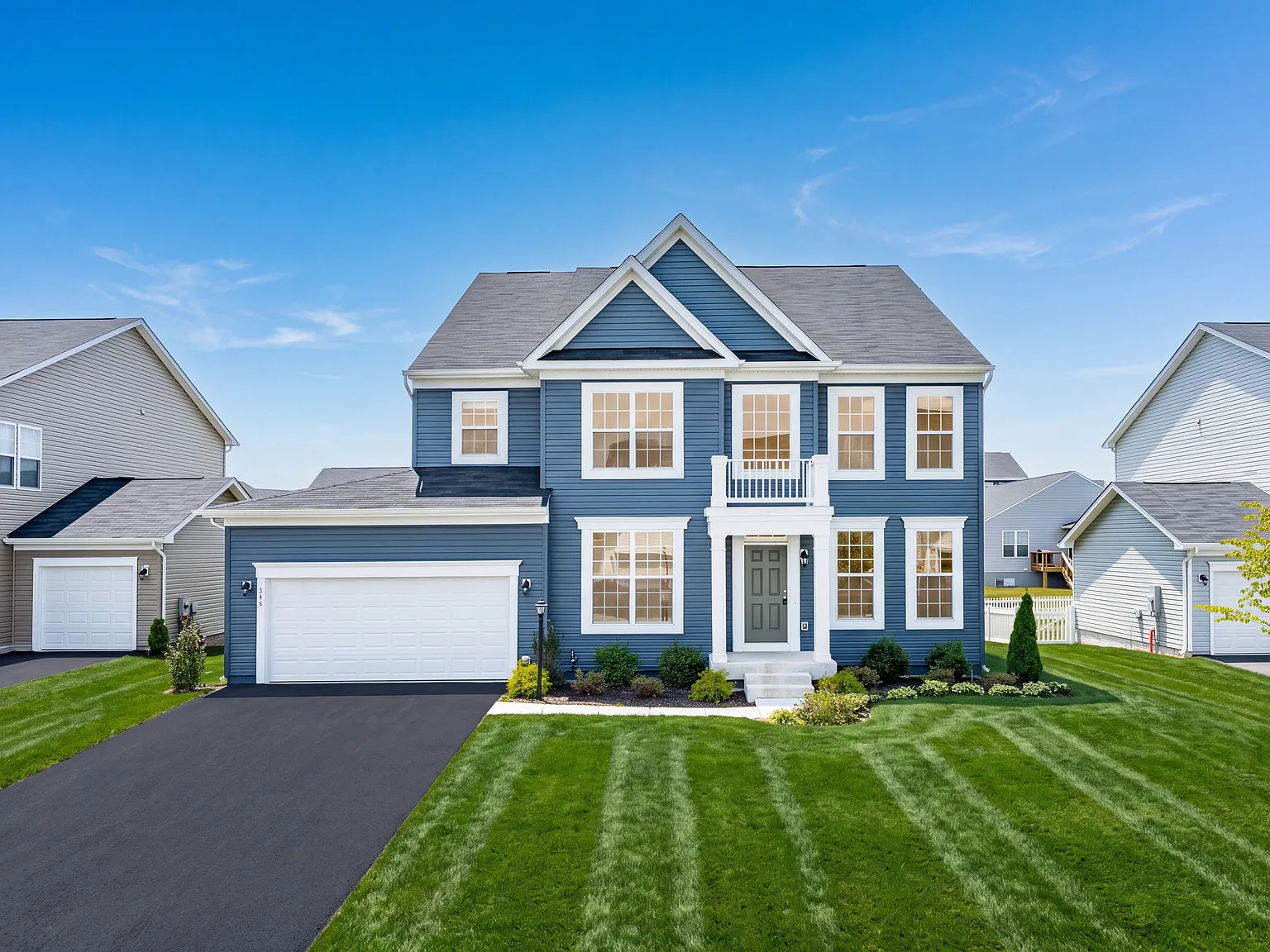 5 bed, 4.5 bath, 3830 sqft, $3,295 — Photo 1