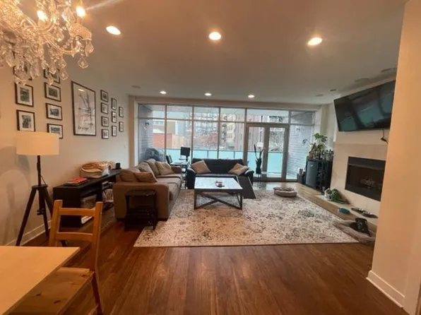 1014 W Monroe St APT 2, Chicago, IL 60607