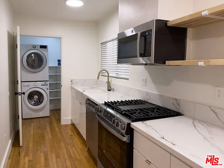 1947 Clinton St #700 — Photo 6