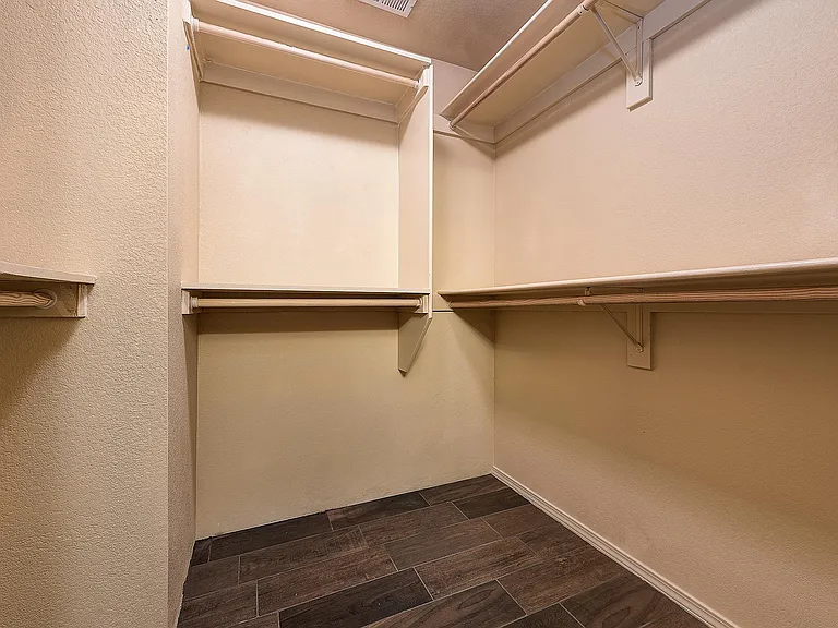 1729 N Willowbrook Dr — Photo 14