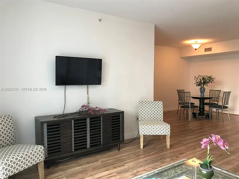7900 Harbor Island Dr #523 — Photo 10