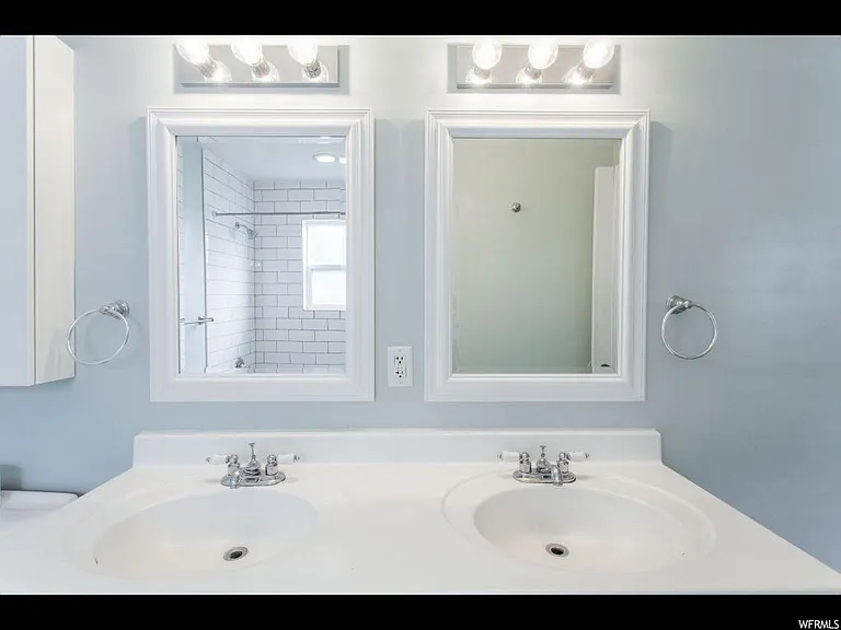 2724 S Richmond St E — Photo 7