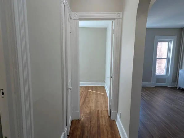 Renovated Apartment in Prime Center Square Walk to Washington Park!