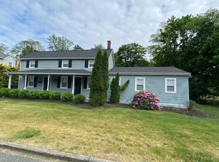 372 Lake Ave, Oakhurst, NJ