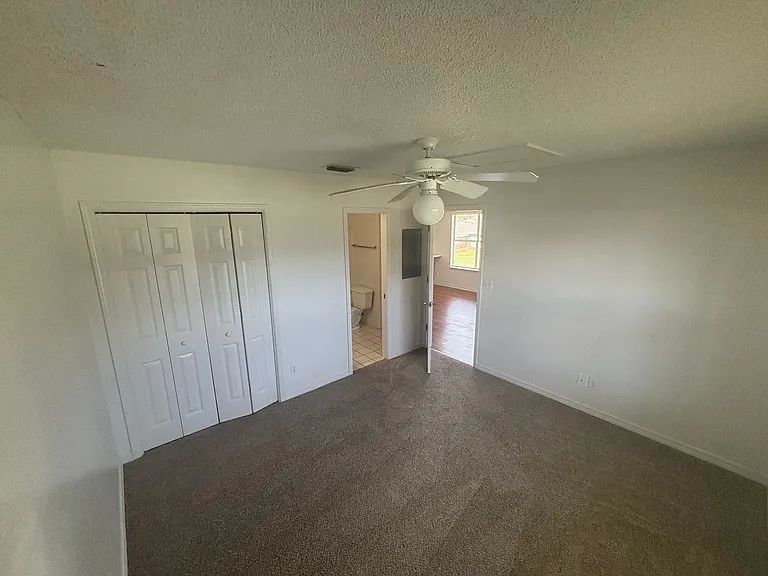 565 Florosa Ct — Photo 19