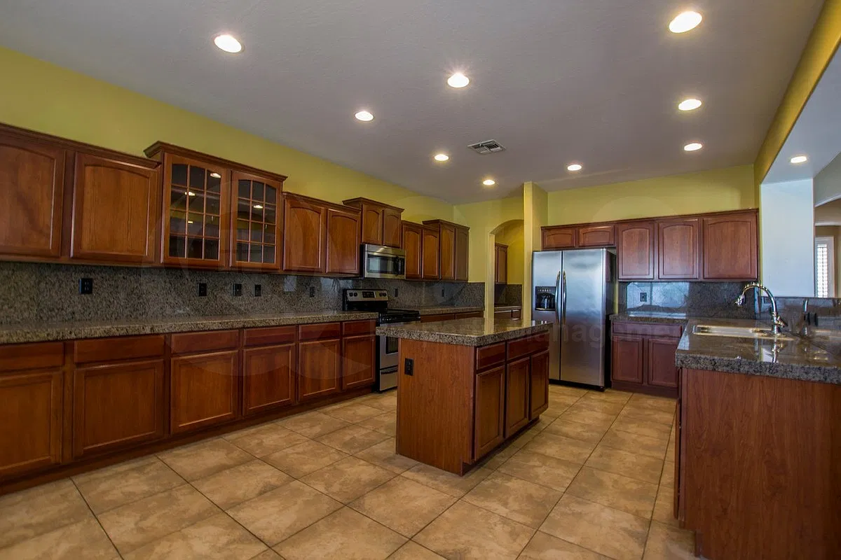 5 bed, 3.5 bath, 3540 sqft, $2,499 — Photo 4