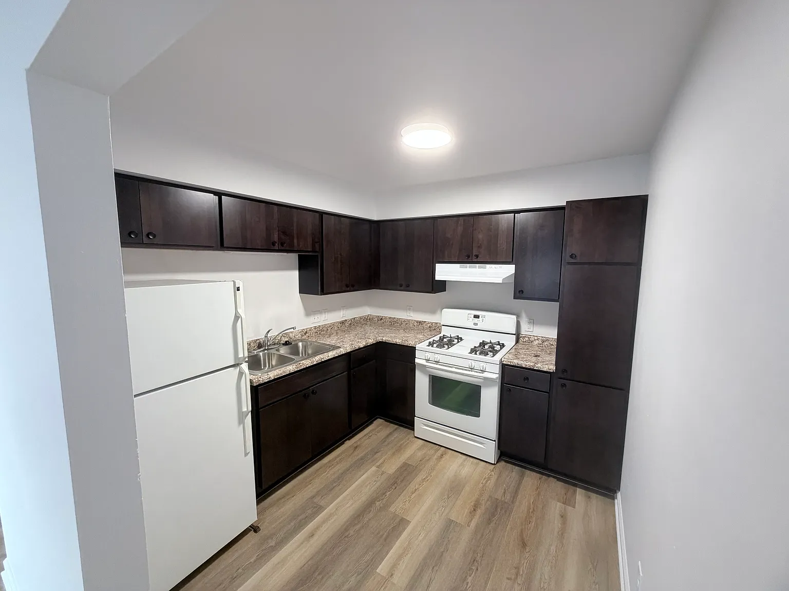 1 bed, $1,000 — Photo 4