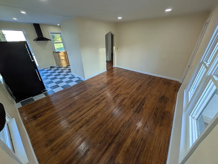2914 E Stadium Dr — Photo 3