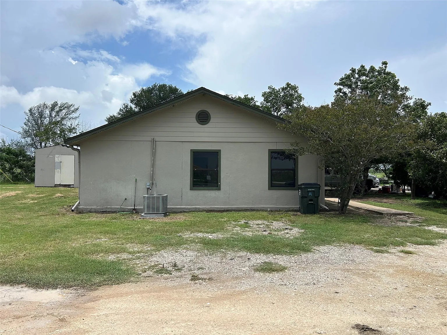 2 bed, 2.0 bath, 1200 sqft, $1,550 — Photo 2