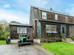 16 Stacey St, Newport, RI 02840