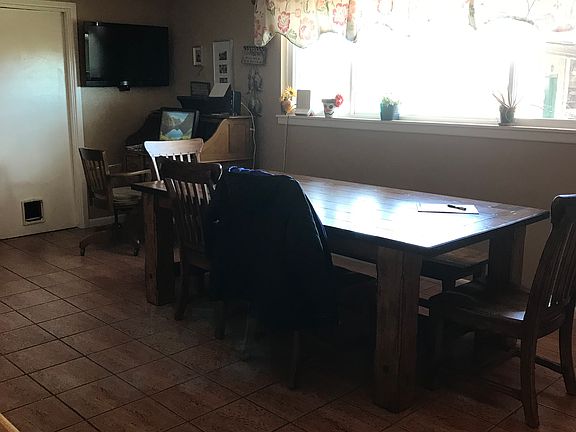 2nd image of 200-202 N Park Ave