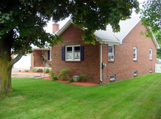 15 Maryland Ave, Chicopee, MA 01020