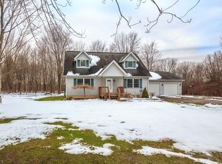 998 Chestnut St, Geneva, OH 44041