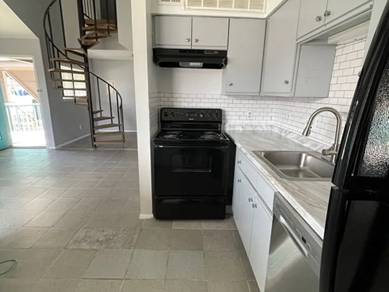 1840 Burton Dr #117 — Photo 5