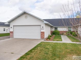 2851 E Chasewood Dr, Ammon, ID 83406