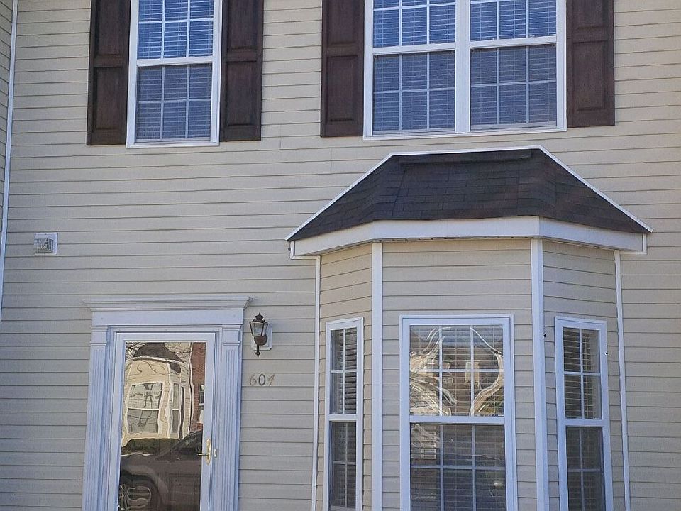 1st image of 604 Brittany Way