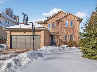 5 Giffin Rd, Hamilton, ON L9H6S1