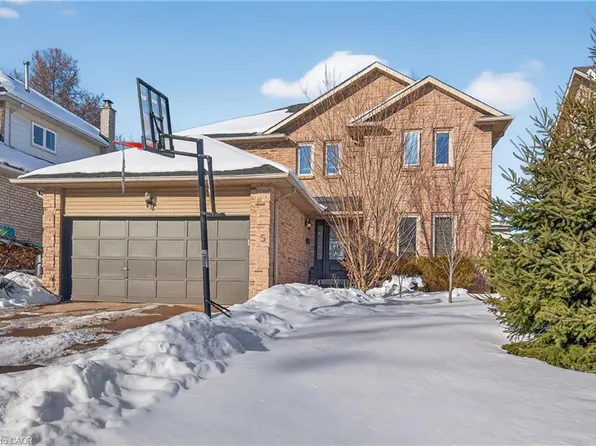 5 Giffin Rd, Hamilton, ON L9H 6S1