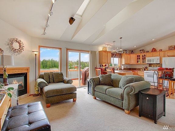 3rd image of 4912 N Island Dr E