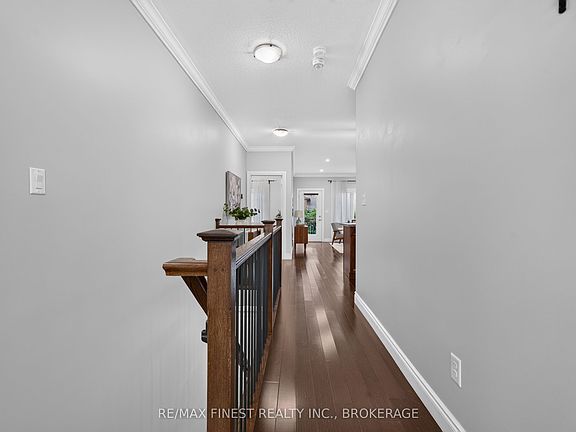 3rd image of 28 Park Cres