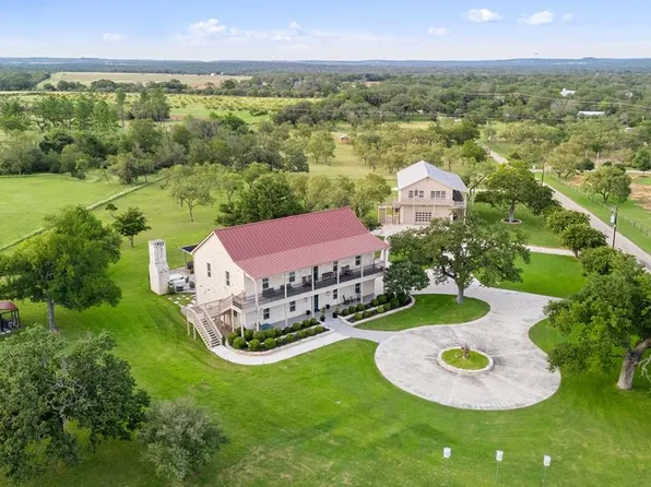 45 Pfeiffer Rd, Fredericksburg, TX 78624