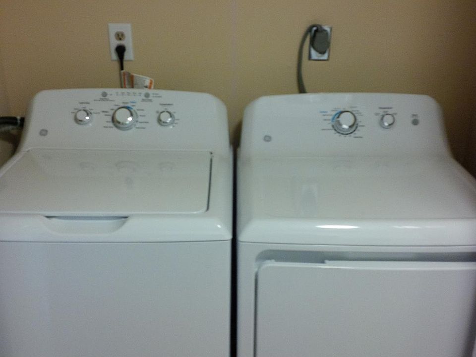 Washer Dryer in Unit